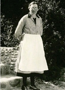 Hilma Svedal. Fotograf och år okänt. Bildkälla: Svenskt Porträttarkiv (CC-BY-SA 4.0)